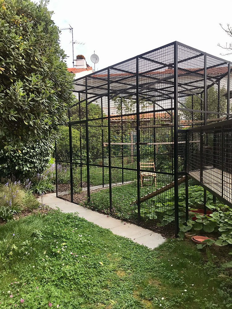 Jardin et cabane pour chats