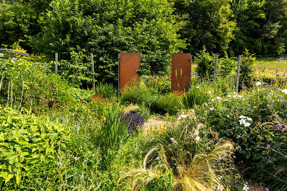 Les vestiges du festival de Chaumont sur Loire de 2017 dans le jardin du levant