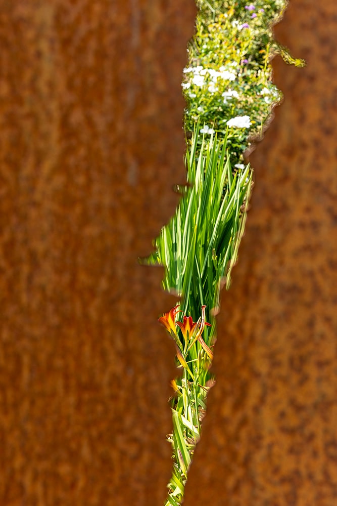 Les vestiges du festival de Chaumont sur Loire de 2017 dans le jardin du levant