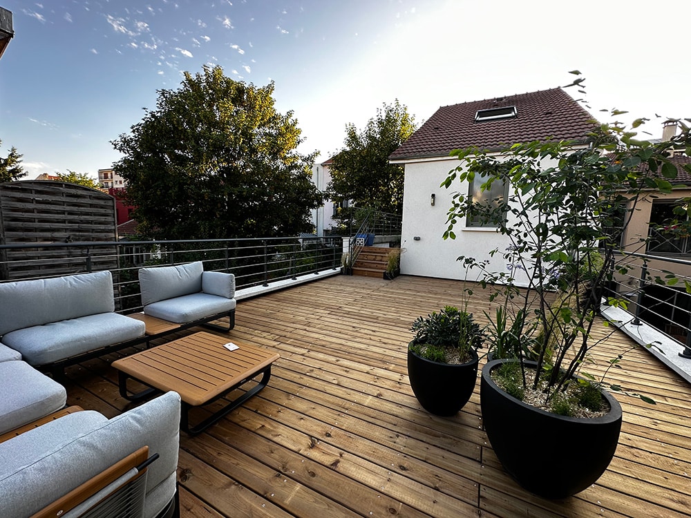 terrasse bois en plein ciel à Montreuil