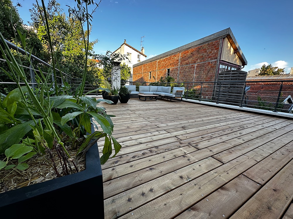 terrasse bois en plein ciel à Montreuil