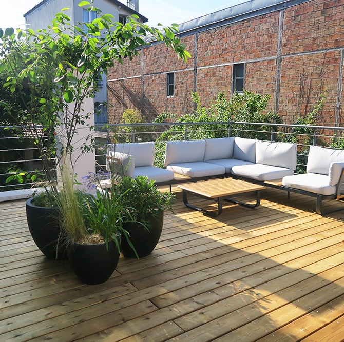 Terrasse bois, bacs et plantes - Montreuil