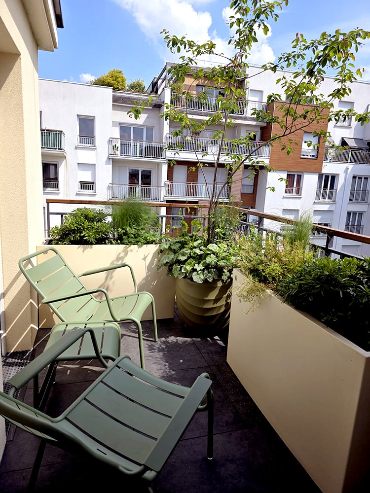Erell et Rozanne Mini terrasse bacs, plantes et Ollas