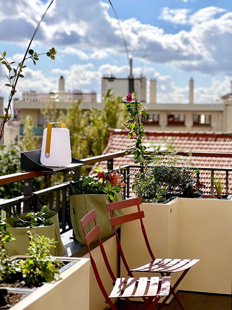 Erell et Rozanne Mini terrasse bacs, plantes et Ollas